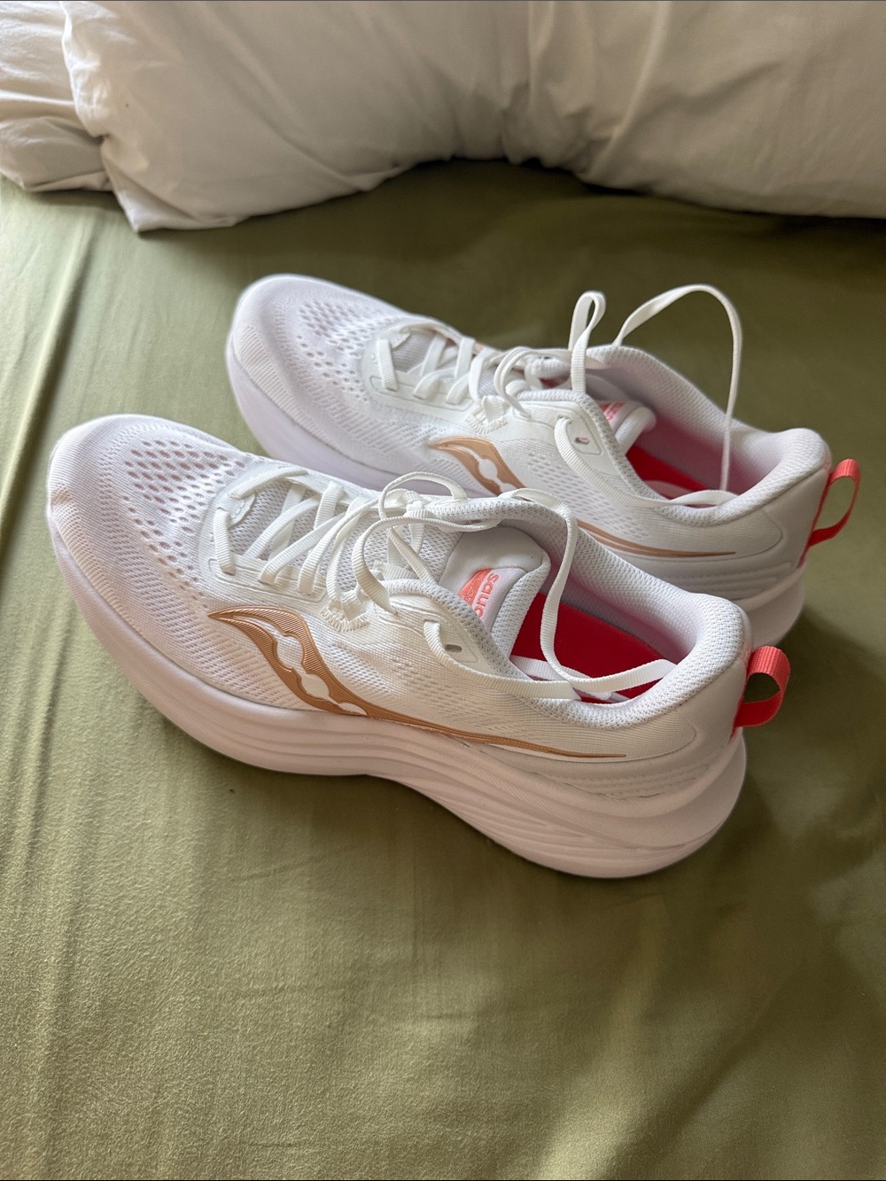 Saucony Lancer Run Women's White Running Shoes with Pink and Gold Accents
